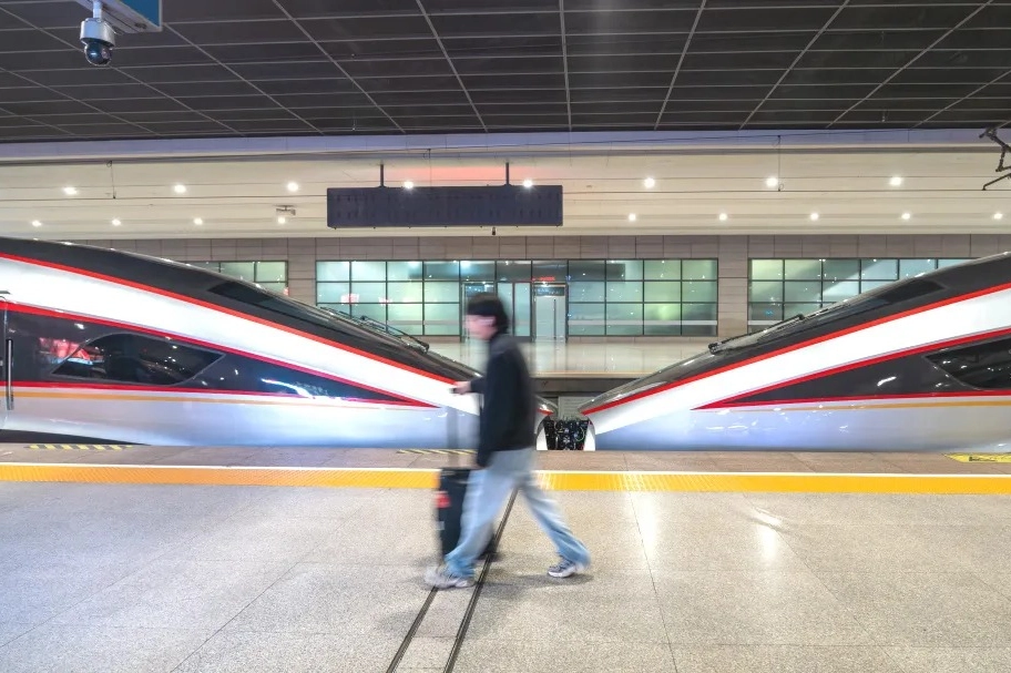 解放军抵近台岛演习夺取综合制权