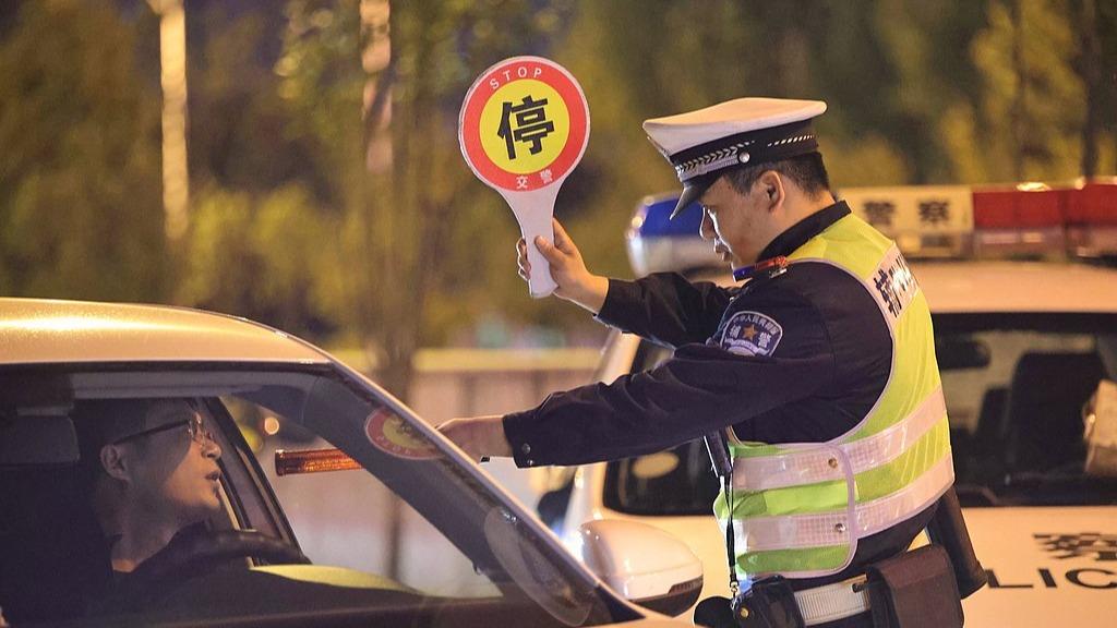 村主任撞人致死赔万后改判年